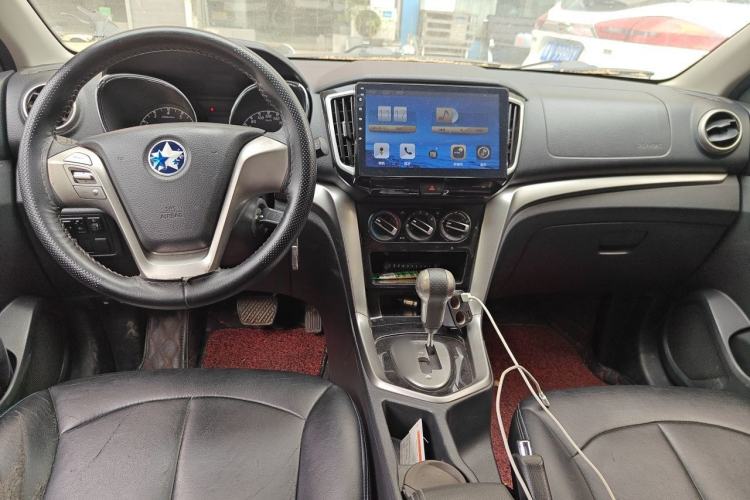 Used Venucia T70 2016 2.0L CVT Smart Choice Edition Center Console