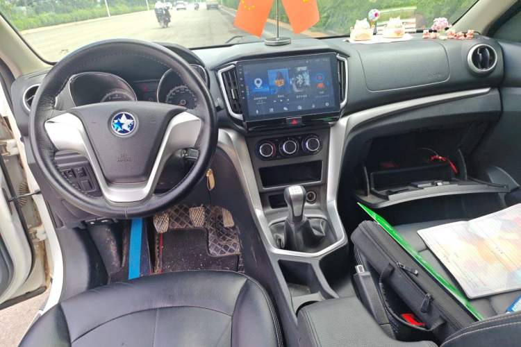 Used Venucia T70 2016 1.6L Manual Ruixing Edition Center Console