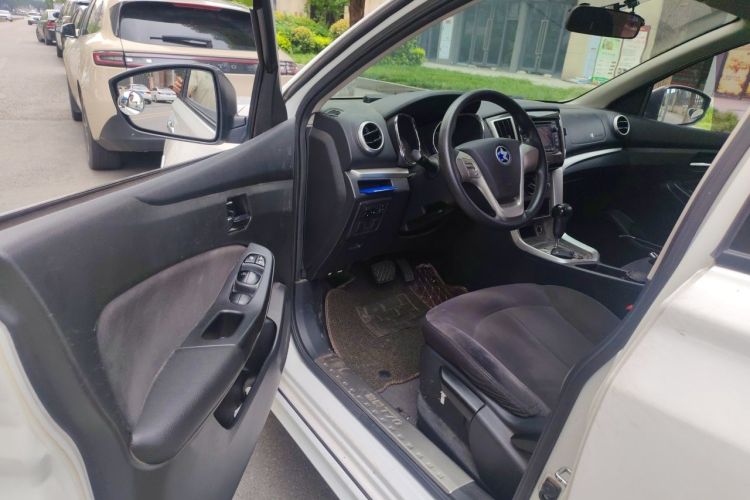 Used Venucia T70 2016 2.0L CVT Smart Choice Edition Driver Seat
