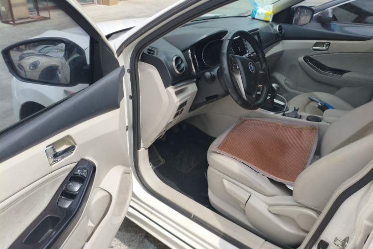 Used Venucia T70 2016 2.0L Manual RuiXiang Edition Driver Seat