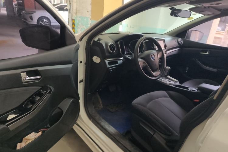 Used Venucia T70 2016 2.0L CVT Smart Edition Driver Seat