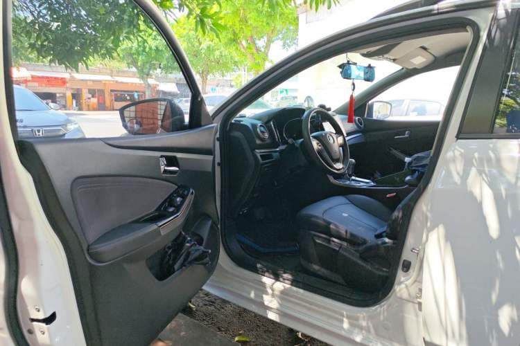 Used Venucia T70 2016 2.0L CVT Smart Choice Edition Driver Seat