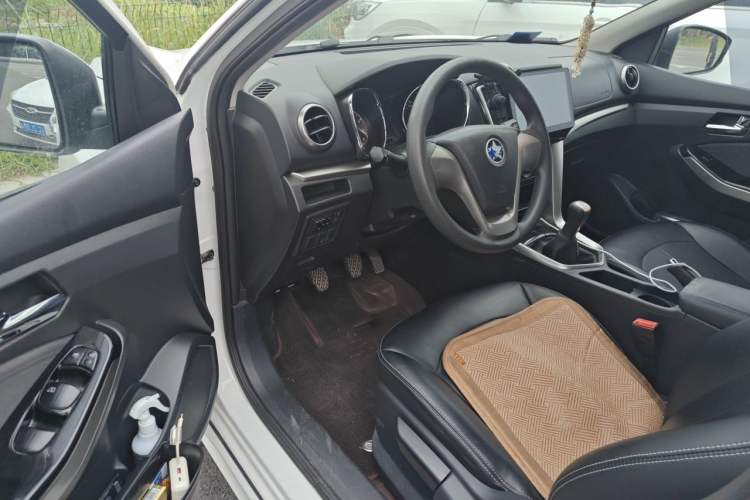 Used Venucia T70 2016 1.6L Manual Ruixing Edition Driver Seat