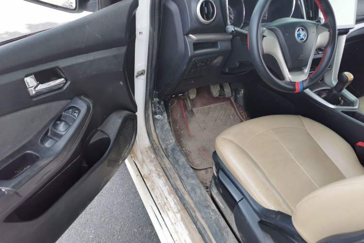 Used Venucia T70 2016 1.6L Manual Ruixing Edition Driver Seat
