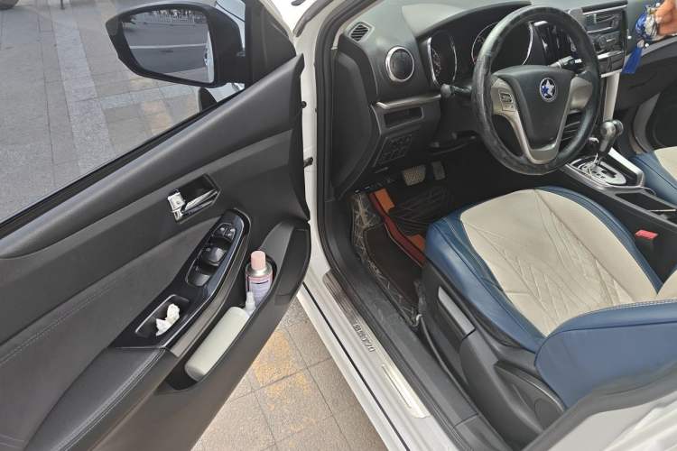 Used Venucia T70 2016 2.0L CVT Smart Choice Edition Driver Seat