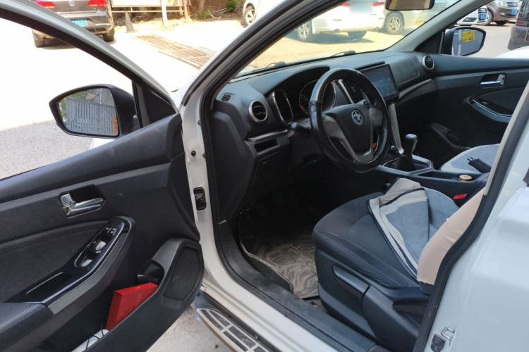Used Venucia T70 2016 1.6L Manual Ruixing Edition Driver Seat