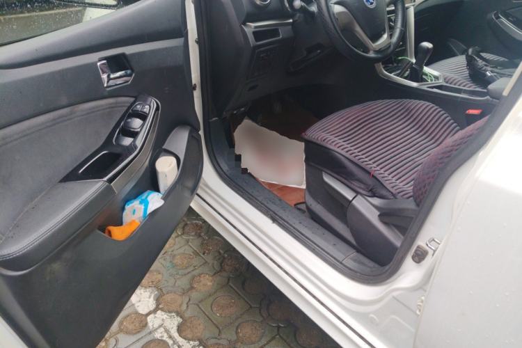 Used Venucia T70 2016 1.6L Manual Ruixing Edition Driver Seat