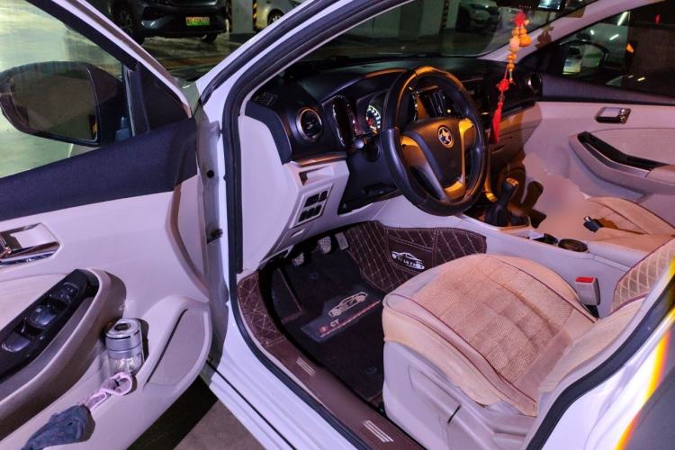 Used Venucia T70 2016 1.6L Manual Ruixing Edition Driver Seat