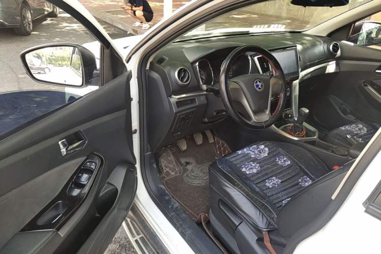 Used Venucia T70 2016 1.6L Manual Ruixing Edition Driver Seat