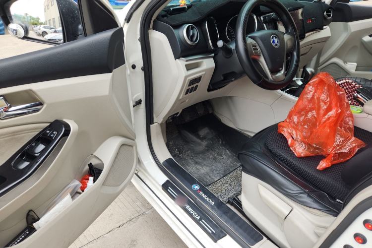 Used Venucia T70 2016 2.0L Manual RuiQu Version Driver Seat