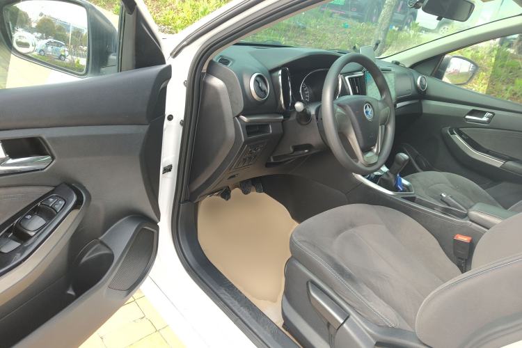 Used Venucia T70 2016 1.6L Manual Ruixing Edition Driver Seat