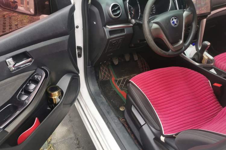 Used Venucia T70 2016 1.6L Manual Ruixing Edition Driver Seat