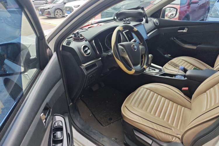 Used Venucia T70 2016 2.0L CVT Smart Choice Edition Driver Seat