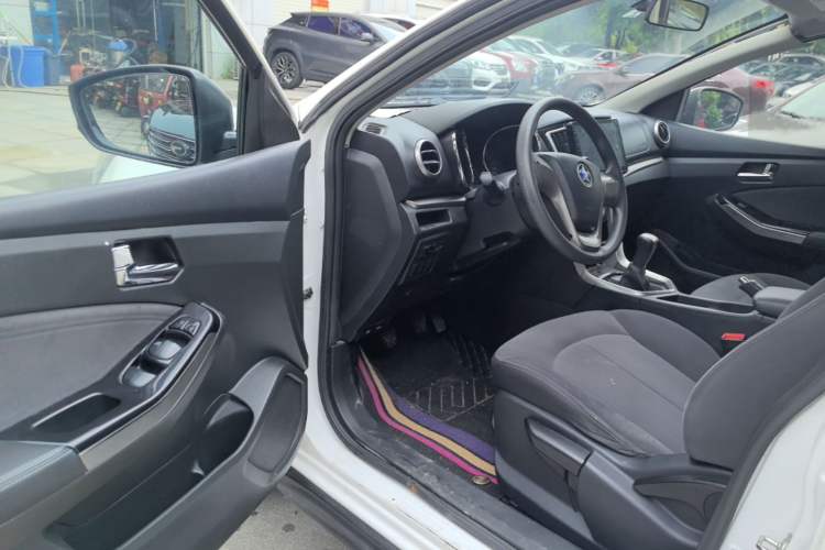 Used Venucia T70 2016 1.6L Manual Ruixing Edition Driver Seat