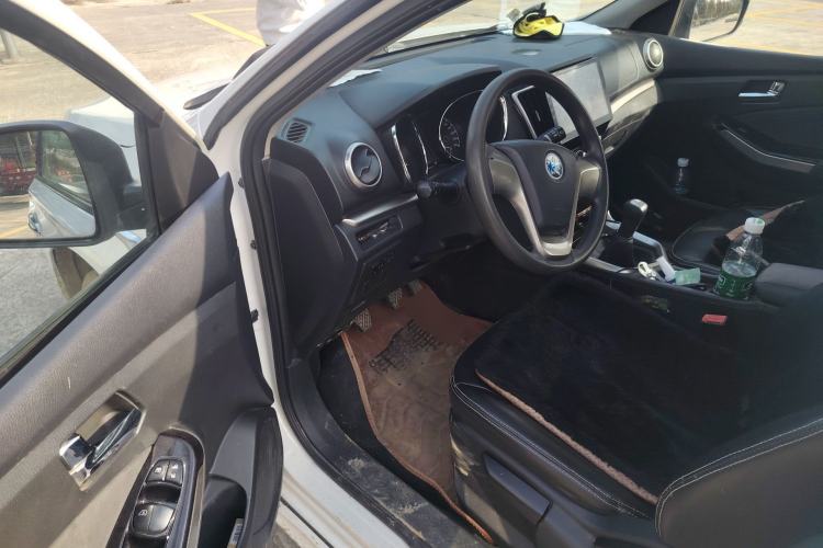 Used Venucia T70 2016 1.6L Manual Ruixing Edition Driver Seat