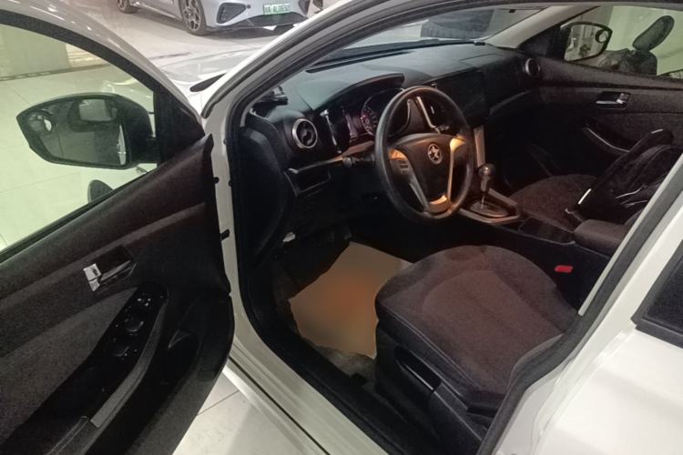 Used Venucia T70 2016 2.0L CVT Smart Choice Edition Driver Seat