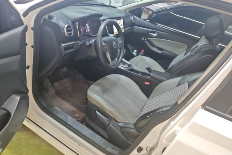 Used Venucia T70 2016 2.0L CVT Smart Edition Driver Seat