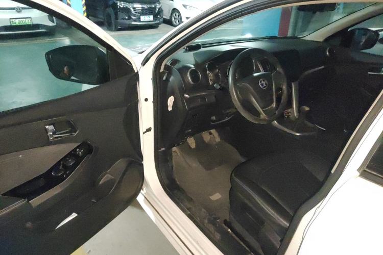 Used Venucia T70 2016 1.6L Manual Ruixing Edition Driver Seat