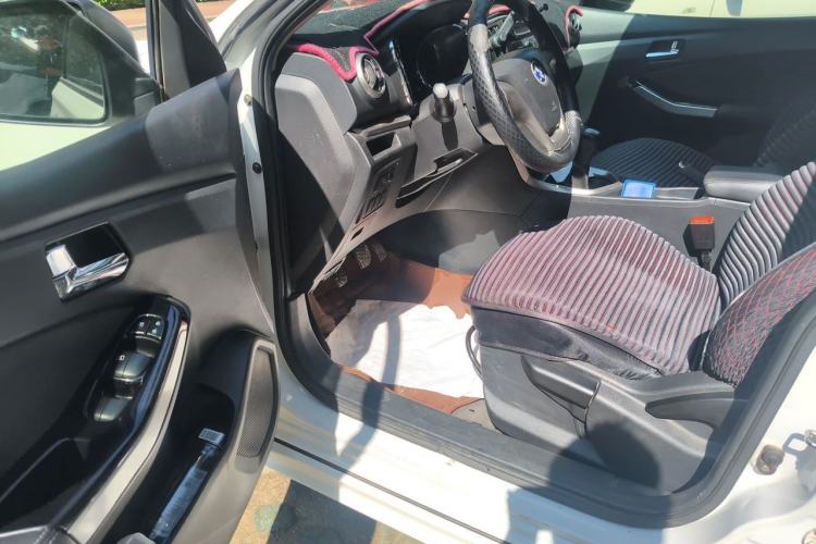 Used Venucia T70 2016 1.6L Manual Ruixing Edition Driver Seat
