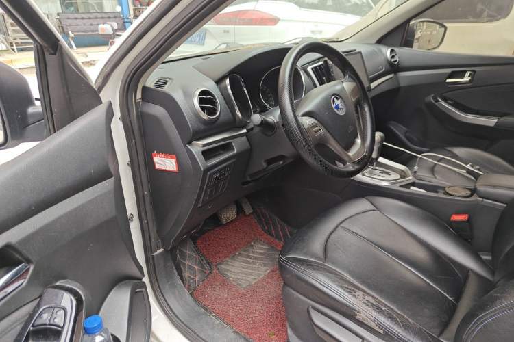 Used Venucia T70 2016 2.0L CVT Smart Choice Edition Driver Seat