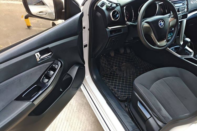 Used Venucia T70 2016 1.6L Manual Ruixing Edition Driver Seat