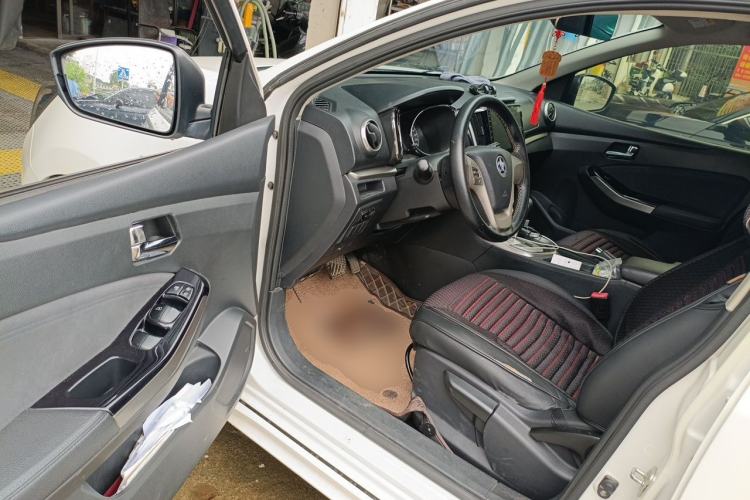 Used Venucia T70 2016 2.0L CVT Smart Choice Edition Driver Seat