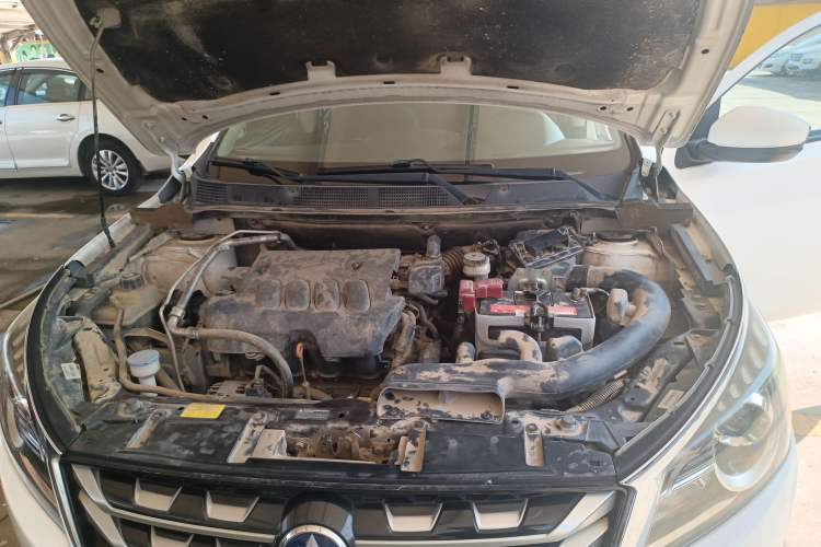 Used Venucia T70 2016 2.0L CVT Smart Edition Engine Bay