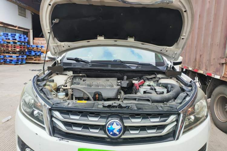 Used Venucia T70 2016 2.0L CVT Smart Choice Edition Engine Bay