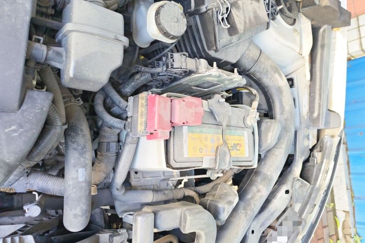 Used Venucia T70 2016 2.0L CVT Smart Choice Edition Engine Bay Left