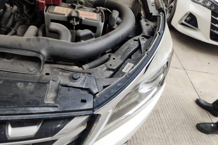 Used Venucia T70 2016 2.0L Manual RuiQu Version Engine Bay Left