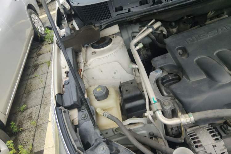 Used Venucia T70 2016 2.0L CVT Smart Choice Edition Engine Bay Right