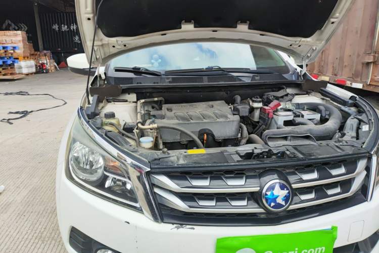 Used Venucia T70 2016 2.0L CVT Smart Choice Edition Engine Bay Right