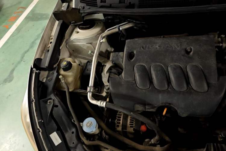 Used Venucia T70 2016 2.0L CVT Smart Edition Engine Bay Right