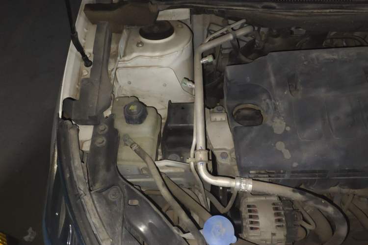 Used Venucia T70 2016 1.6L Manual Ruixing Edition Engine Bay Right
