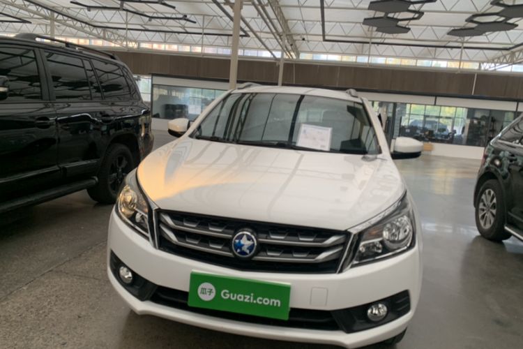 Used Venucia T70 2016 1.6L Manual Ruixing Edition Exterior 1