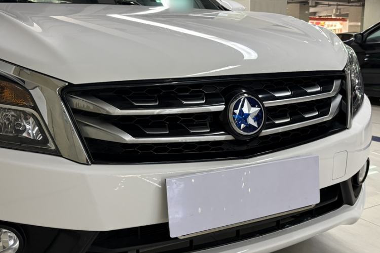 Used Venucia T70 2016 2.0L CVT Smart Choice Edition Exterior 1