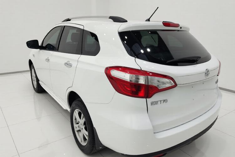 Used Venucia T70 2016 1.6L Manual Ruixing Edition Exterior 2