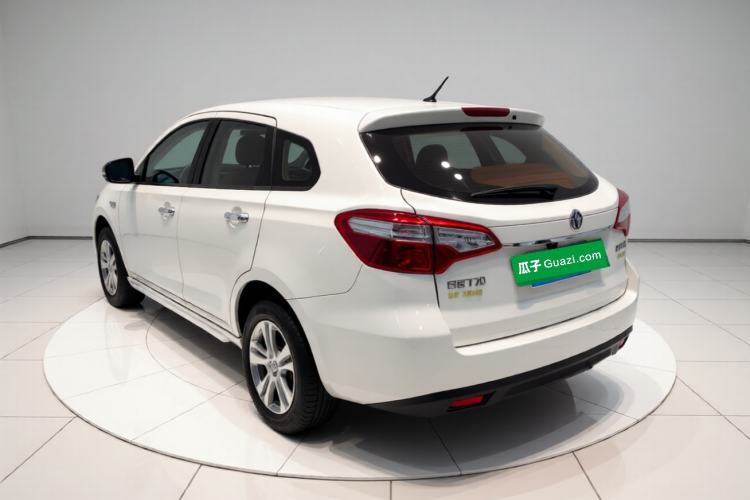 Used Venucia T70 2016 1.6L Manual Ruixing Edition Exterior 2