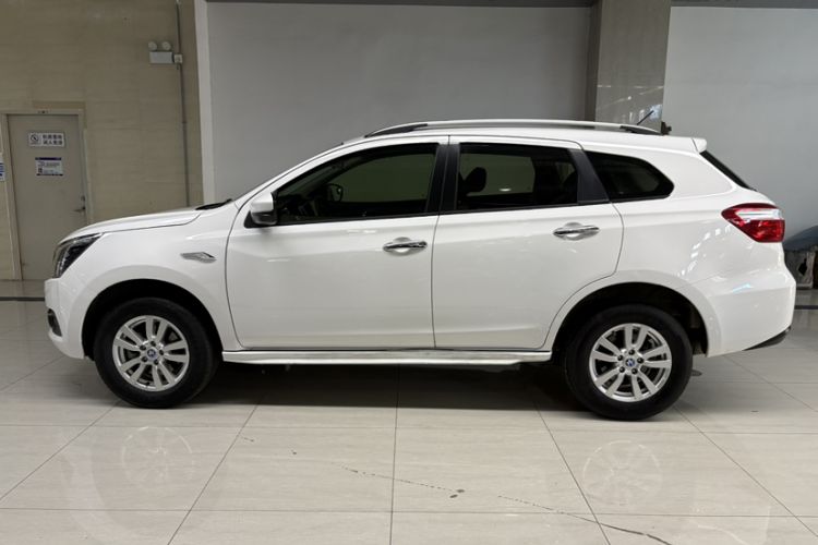 Used Venucia T70 2016 2.0L CVT Smart Choice Edition Exterior 2