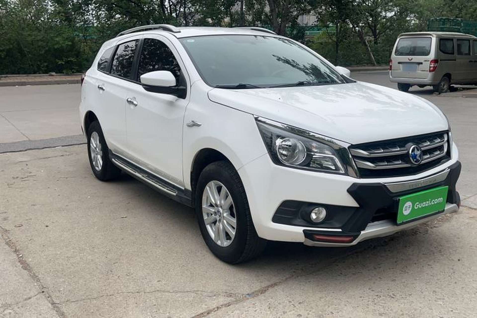 Used Venucia T70 2016 2.0L CVT Smart Choice Edition Exterior 3