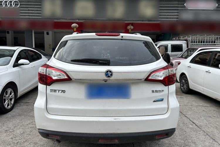 Used Venucia T70 2016 2.0L CVT Smart Edition Exterior 4