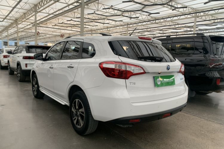 Used Venucia T70 2016 1.6L Manual Ruixing Edition Exterior 4