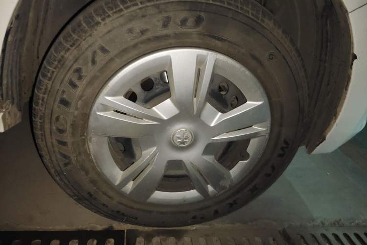 Used Venucia T70 2016 1.6L Manual Ruixing Edition Exterior 4