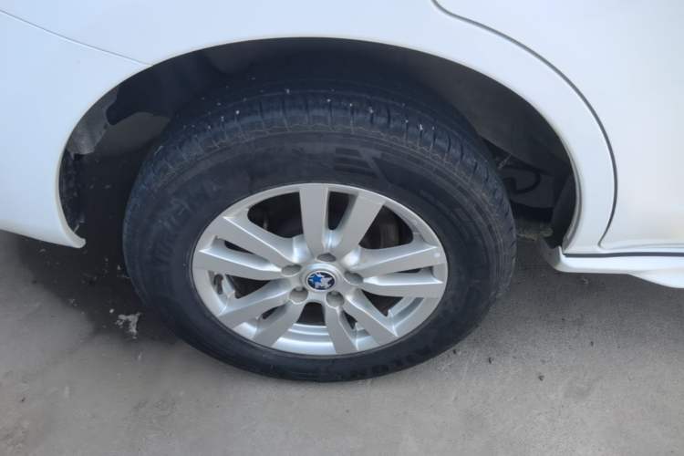 Used Venucia T70 2016 2.0L CVT Smart Choice Edition Exterior 5