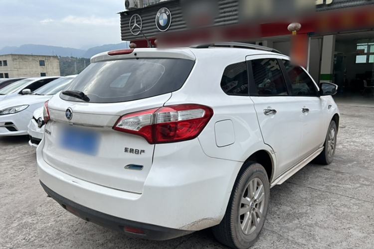 Used Venucia T70 2016 2.0L CVT Smart Edition Exterior 5