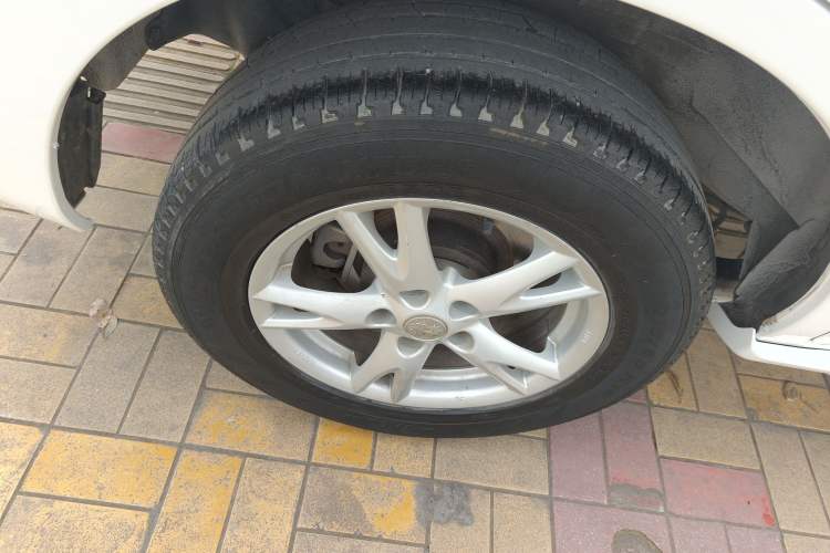 Used Venucia T70 2016 1.6L Manual Ruixing Edition Exterior 5