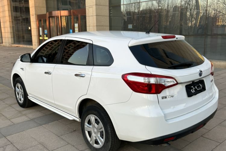 Used Venucia T70 2016 1.6L Manual Ruixing Edition Exterior 6