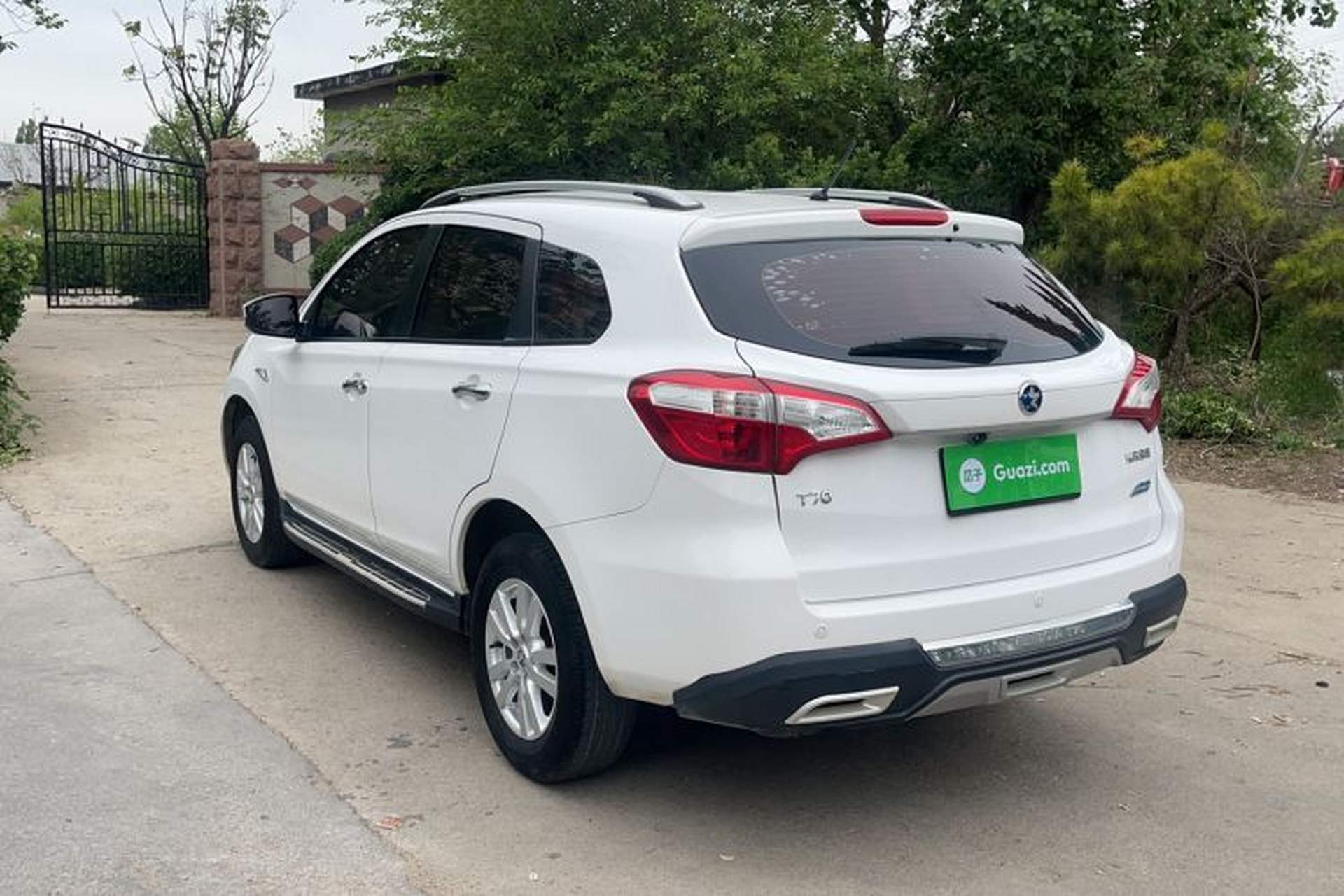 Used Venucia T70 2016 2.0L CVT Smart Choice Edition Exterior 7