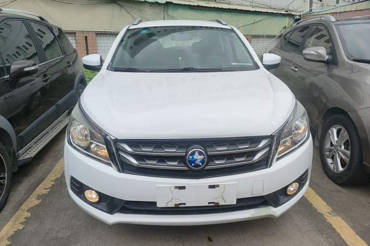 Used Venucia T70 2016 2.0L CVT Smart Choice Edition Front