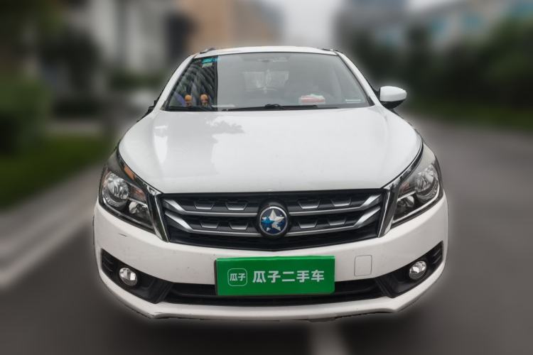 Used Venucia T70 2016 2.0L CVT Smart Choice Edition Front